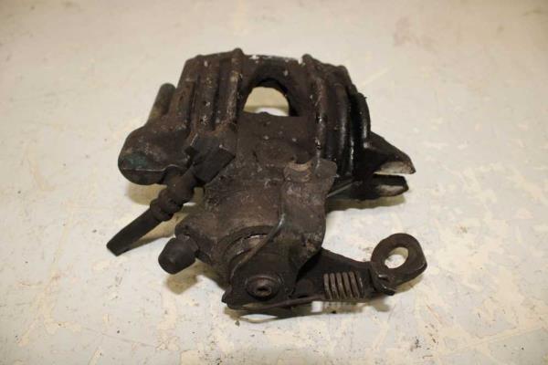 MACHOIRE ARRIERE DROITE OPEL ZAFIRA A - Vue 2